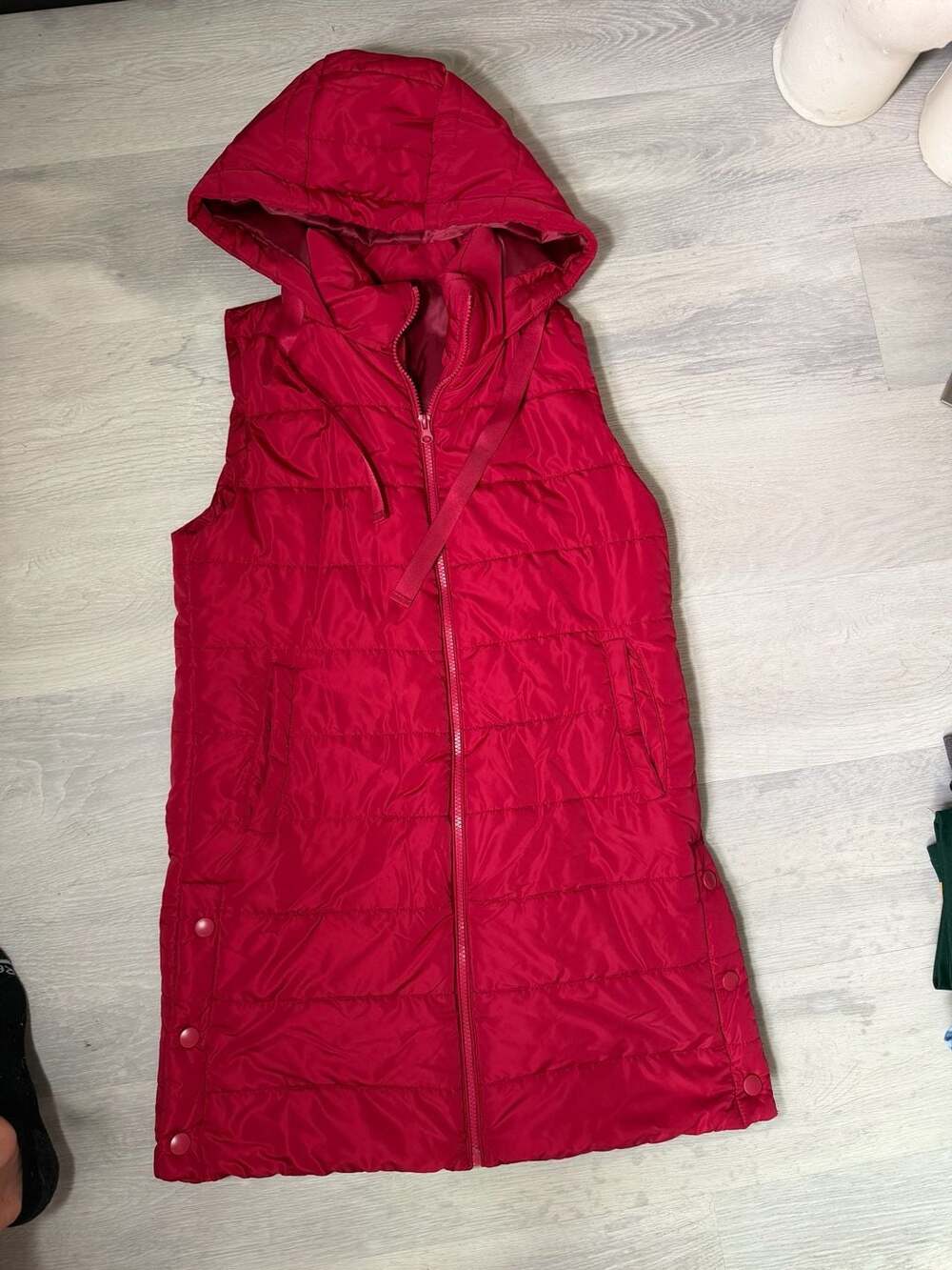 Generic Long Puffer Vest Size Small Burgundy Hooded Quilted Winter Coat